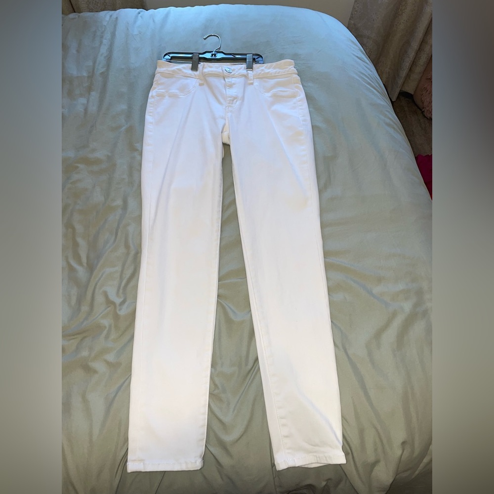 White American Eagle Jeans